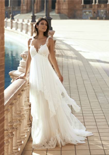 Robe de mariée fluide en tulle by Marchesa à Aix-en-Provence