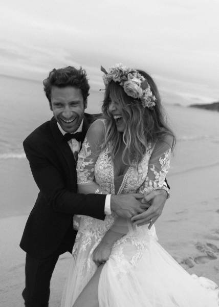 Séance d’essayage gratuite des modèles de robes de mariées de votre choix près de Marseille