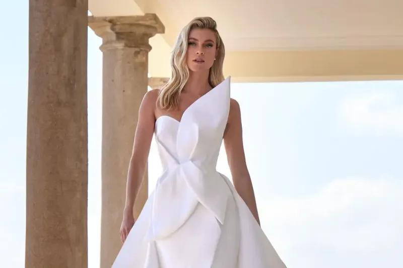 Découvrez les créations Pronovias chez I Gilles boutique de robes de mariée à Aix en Provence