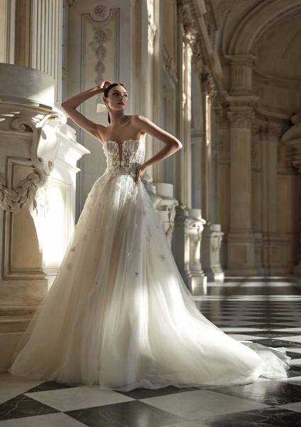 Boutique de robe de mariée Pronovias Privée proche de Marseille